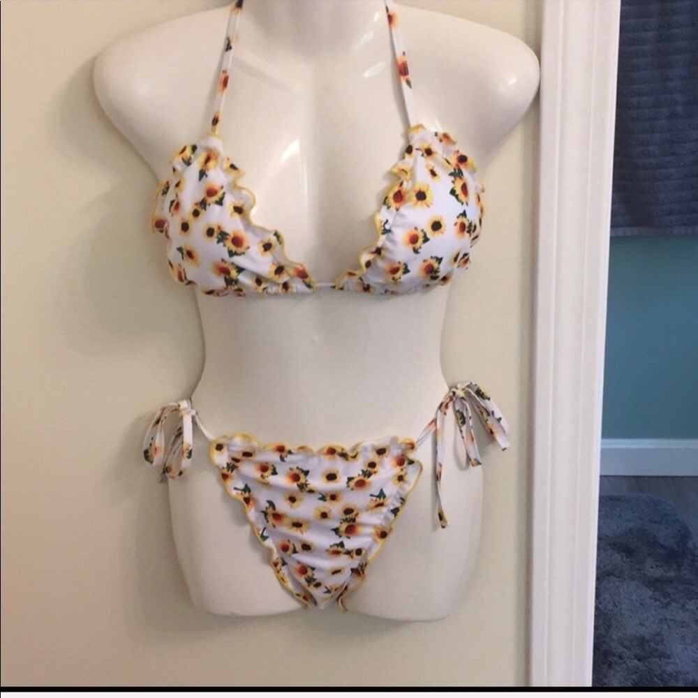 Sunflower scrunch butt bikini